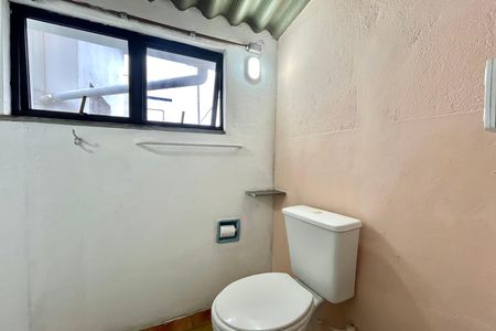 Banheiro de casa para alugar com 1 quarto, 42m² em Conjunto Residencial Jardim Canaa, São Paulo