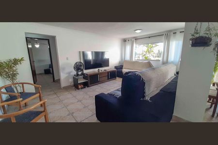 Sala de TV de casa à venda com 4 quartos, 403m² em City Bussocaba, Osasco