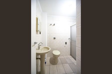 Apartamento à venda com 48m², 2 quartos e sem vaga Apartamento à venda com 48m², 2 quartos e sem vagaBanheiro