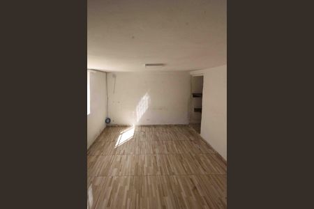Casa para alugar com 60m², 1 quarto e sem vaga