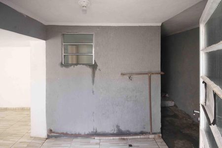 Casa para alugar com 60m², 1 quarto e sem vaga