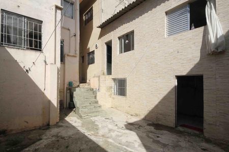 Casa para alugar com 60m², 1 quarto e sem vaga
