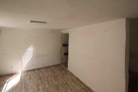 Casa para alugar com 60m², 1 quarto e sem vaga