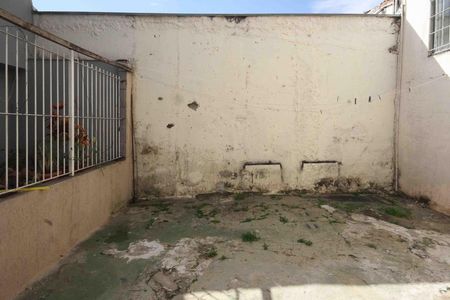 Casa para alugar com 60m², 1 quarto e sem vaga