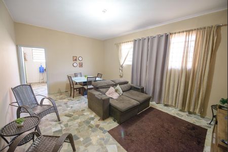 Sala de TV de casa para alugar com 4 quartos, 480m² em Jardim Santa Cruz, Taubaté