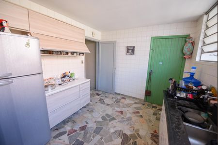 Casa para alugar com 480m², 4 quartos e 2 vagas Casa para alugar com 480m², 4 quartos e 2 vagasCozinha