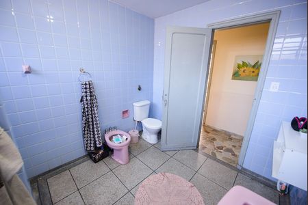 Casa para alugar com 480m², 4 quartos e 2 vagas Casa para alugar com 480m², 4 quartos e 2 vagasBanheiro 2
