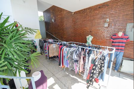 Garagem de casa para alugar com 4 quartos, 480m² em Jardim Santa Cruz, Taubaté