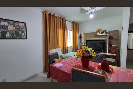 Apartamento à venda com 90m², 2 quartos e 1 vaga Apartamento à venda com 90m², 2 quartos e 1 vagaSala