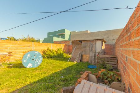 Casa para alugar com 36m², 2 quartos e 3 vagasQuintal