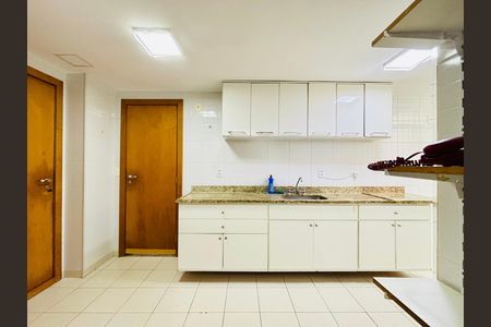 Apartamento para alugar com 135m², 3 quartos e 2 vagas