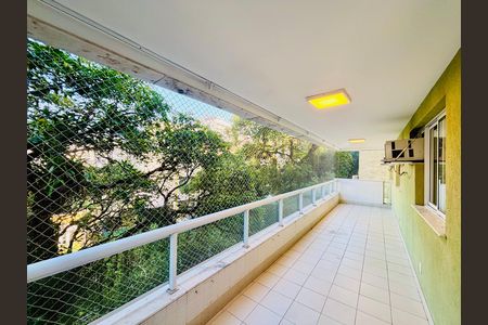 Apartamento para alugar com 135m², 3 quartos e 2 vagas