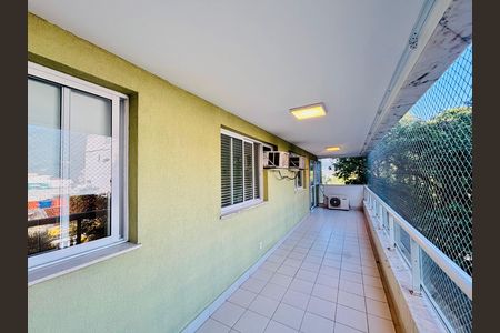 Apartamento para alugar com 135m², 3 quartos e 2 vagas