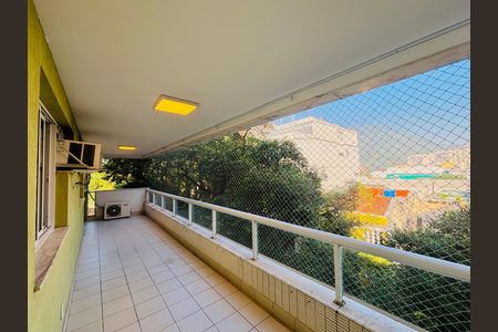 Apartamento para alugar com 135m², 3 quartos e 2 vagas
