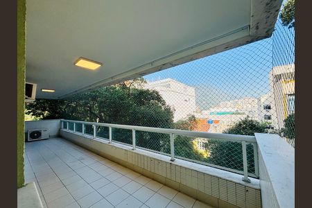 Apartamento para alugar com 135m², 3 quartos e 2 vagas