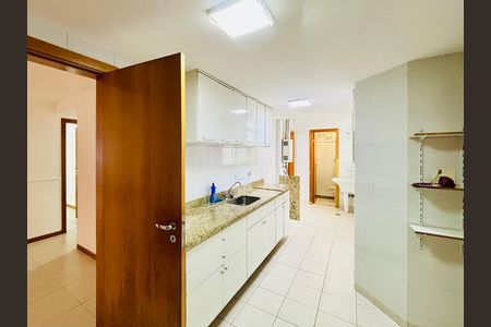 Apartamento para alugar com 135m², 3 quartos e 2 vagas