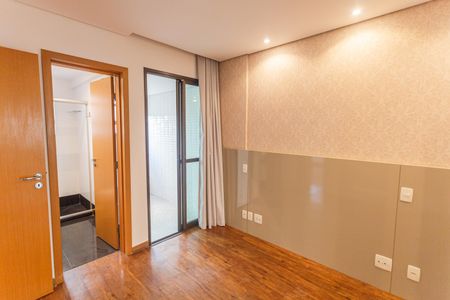 Apartamento para alugar com 100m², 3 quartos e 2 vagas Apartamento para alugar com 100m², 3 quartos e 2 vagasSuíte