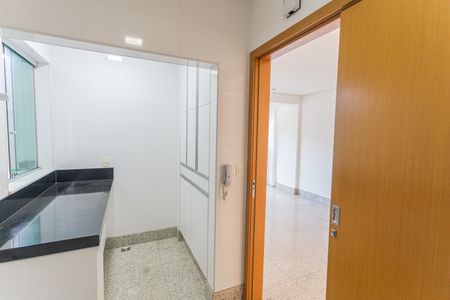 Apartamento para alugar com 100m², 3 quartos e 2 vagas Apartamento para alugar com 100m², 3 quartos e 2 vagasCozinha