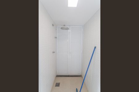 Apartamento para alugar com 100m², 3 quartos e 2 vagas Apartamento para alugar com 100m², 3 quartos e 2 vagasÁrea Comum - Chuveiro da Sauna