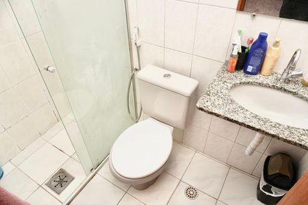 Apartamento à venda com 64m², 3 quartos e 1 vaga Apartamento à venda com 64m², 3 quartos e 1 vagaBanheiro da Suíte