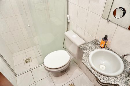 Banheiro Social de apartamento à venda com 3 quartos, 64m² em União, Belo Horizonte
