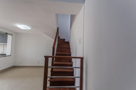 Apartamento para alugar com 125m², 3 quartos e 1 vagaEscada de Acesso ao Quarto 3/Escritório