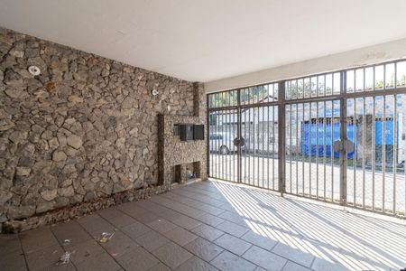 Garagem de casa à venda com 3 quartos, 150m² em Ferreira, São Paulo