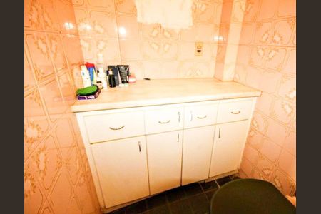 Apartamento à venda com 110m², 4 quartos e 2 vagasBanheiro 
