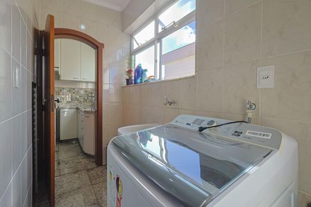 Apartamento à venda com 3 quartos, 181m² em Sagrada Família, Belo Horizonte