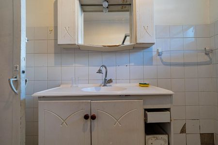 Casa para alugar com 100m², 2 quartos e 1 vaga Casa para alugar com 100m², 2 quartos e 1 vagaBanheiro