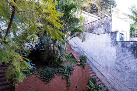 Casa para alugar com 100m², 2 quartos e 1 vaga Casa para alugar com 100m², 2 quartos e 1 vagaSacada do Quarto 2