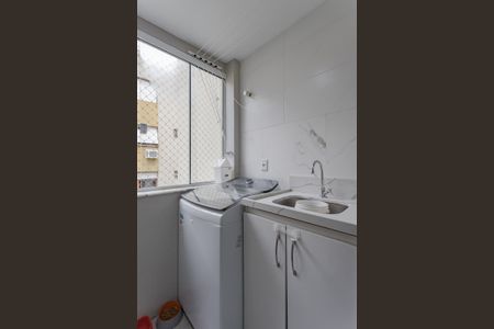 Cozinha e Área de Serviço de apartamento à venda com 1 quarto, 54m² em Jardim do Salso, Porto Alegre