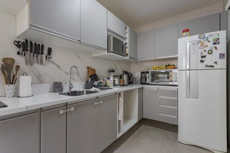Cozinha e Área de Serviço de apartamento à venda com 1 quarto, 54m² em Jardim do Salso, Porto Alegre