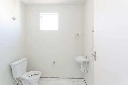 Banheiro de apartamento à venda com 2 quartos, 44m² em Conjunto Residencial José Bonifácio, São Paulo