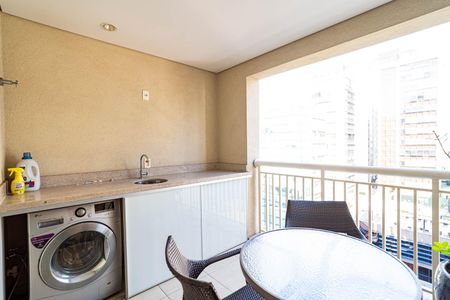 Apartamento à venda com 47m², 2 quartos e 1 vaga Apartamento à venda com 47m², 2 quartos e 1 vagaVaranda
