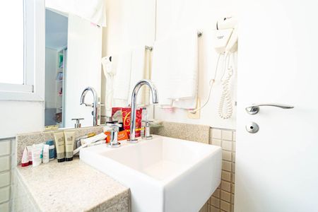 Apartamento à venda com 47m², 2 quartos e 1 vaga Apartamento à venda com 47m², 2 quartos e 1 vagaBanheiro da Suíte 1