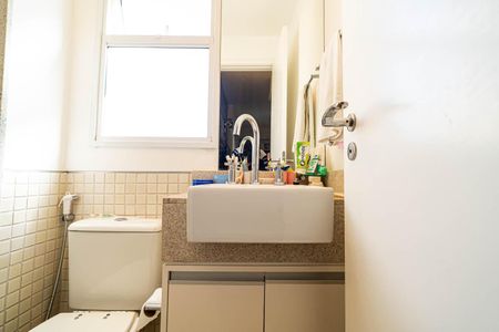 Apartamento à venda com 47m², 2 quartos e 1 vaga Apartamento à venda com 47m², 2 quartos e 1 vagaBanheiro Social