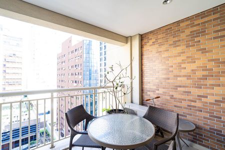 Apartamento à venda com 47m², 2 quartos e 1 vaga Apartamento à venda com 47m², 2 quartos e 1 vagaVaranda