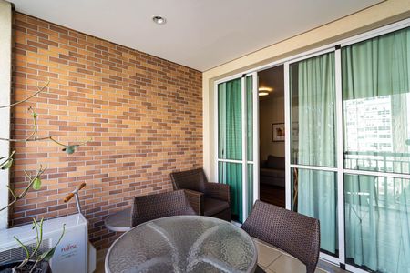 Apartamento à venda com 47m², 2 quartos e 1 vaga Apartamento à venda com 47m², 2 quartos e 1 vagaVaranda