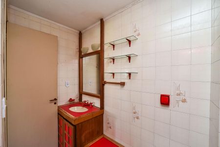 Banheiro de apartamento à venda com 1 quarto, 53m² em Jardim São Pedro, Porto Alegre