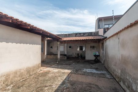 Casa à venda com 80m², 2 quartos e 2 vagas Casa à venda com 80m², 2 quartos e 2 vagasQuintal