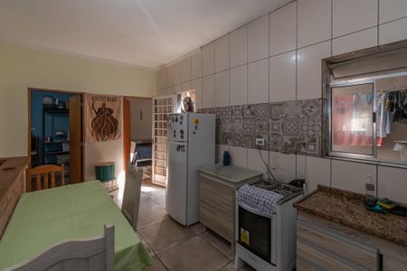 Casa à venda com 80m², 2 quartos e 2 vagas Casa à venda com 80m², 2 quartos e 2 vagasCozinha e Sala de Jantar