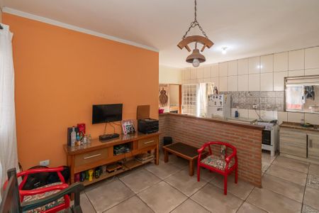 Casa à venda com 80m², 2 quartos e 2 vagas Casa à venda com 80m², 2 quartos e 2 vagasSala