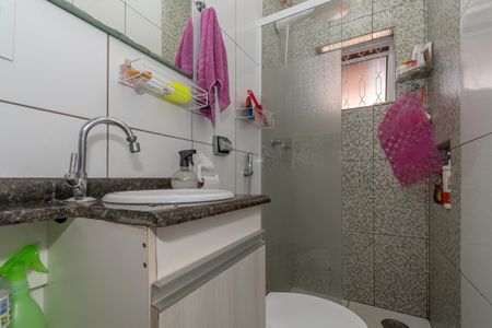 Casa à venda com 80m², 2 quartos e 2 vagas Casa à venda com 80m², 2 quartos e 2 vagasBanheiro da Suíte 1