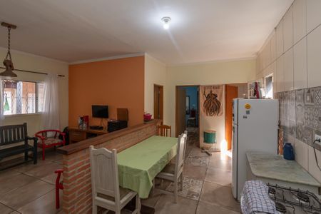 Casa à venda com 80m², 2 quartos e 2 vagas Casa à venda com 80m², 2 quartos e 2 vagasCozinha e Sala de Jantar