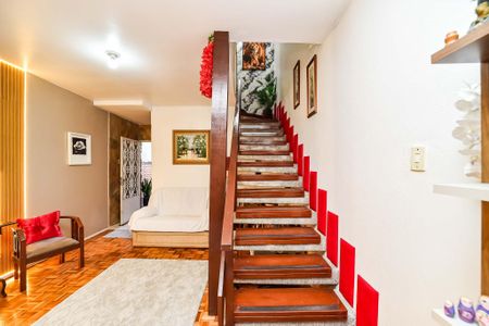 Escada de apartamento à venda com 3 quartos, 140m² em Passo D’areia, Porto Alegre