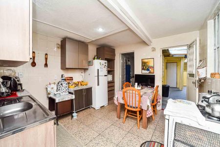 Cozinha de apartamento à venda com 3 quartos, 140m² em Passo D’areia, Porto Alegre