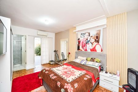 Apartamento à venda com 140m², 3 quartos e 3 vagas Apartamento à venda com 140m², 3 quartos e 3 vagasSuíte