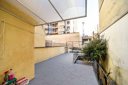 Apartamento à venda com 140m², 3 quartos e 3 vagas Apartamento à venda com 140m², 3 quartos e 3 vagasTerraço