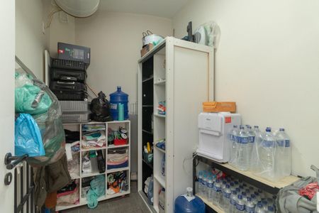 Apartamento à venda com 136m², 3 quartos e 2 vagas Apartamento à venda com 136m², 3 quartos e 2 vagasDespensa